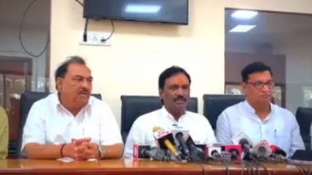 Monsoon Session Opposition boycotts tea ceremony