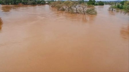 पुढील तीन दिवस कोल्हापूर जिल्ह्याला ऑरेंज अलर्ट,नदीकाठच्या गावांना सतर्कतेचा इशारा kolhapur Heavy Rain Orange alert for Kolhapur district