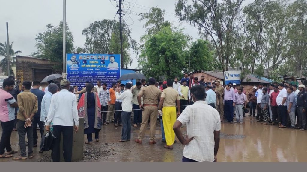 बेडग सरपंच,उपसरपंचावर ऍट्रॉसिटीचा गुन्हा दाखल Crime of Atrocity on Bedag Sarpanch Deputy Sarpanch miraj sangli