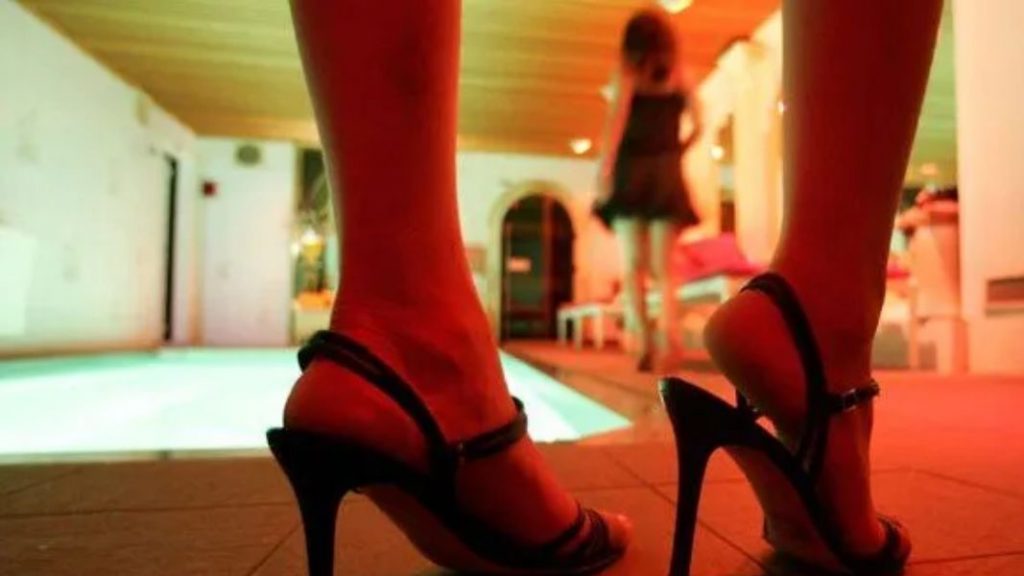 Prostitution in Ratnagiri Two young women detained by the police