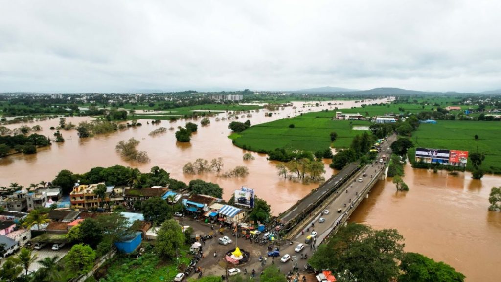 सरकारचा महत्वपूर्ण निर्णय : पंचगंगेसह 11 नद्यांमधील गाळ निघणार 11 rivers including Panchganga will be released