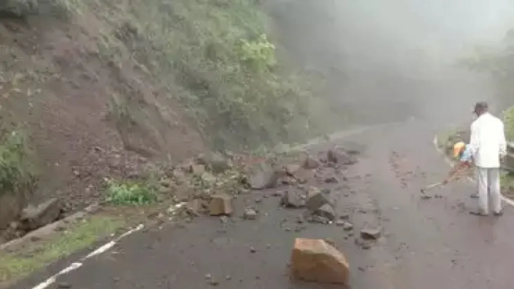 Satara News : पुढील १५ दिवसांसाठी आंबेनळी घाट बंद Poladpur-Mahabaleshwar road Ambenli Ghat closed fnext 15 days