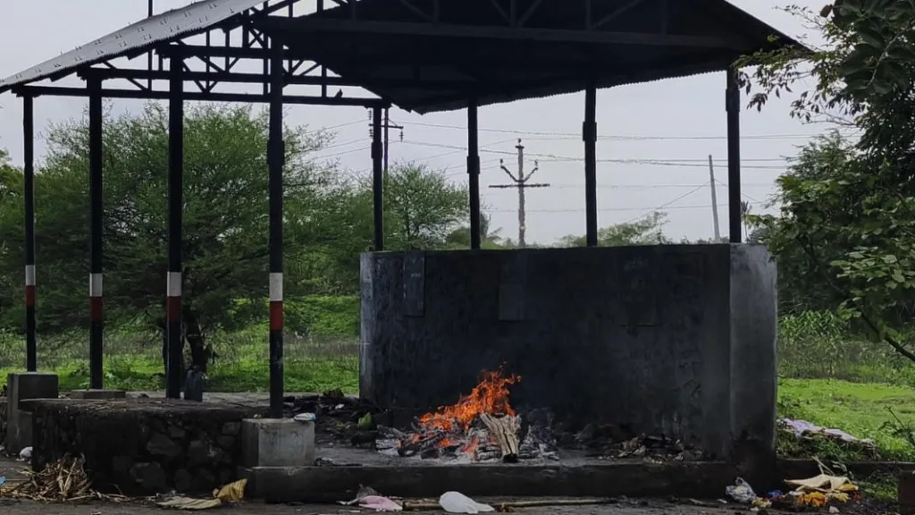शव दाहिनी बसवा, अन्यथा तीव्र आंदोलन- कबनूर नागरीक मंचचा इशारा Kabanur Nagarik Manch demands to Gram Panchayat