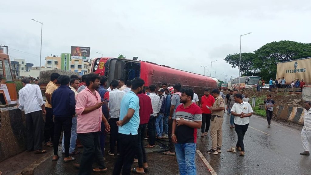 ST bus overturned near Umbraj 15 to 20 passengers injured