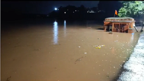 Kolhapur Breaking : पंचगंगा यंदा पहिल्यांदाच पात्राबाहेर; सतर्क राहण्याच्या सूचना Kolhapur Breaking Panchganga