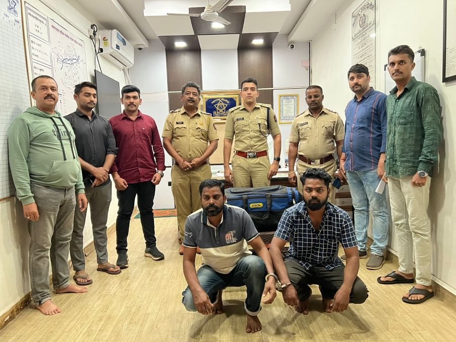 लोणावळ्यात 20 किलो गांजा जप्त, टेम्पोचालकासह दोघांना अटक 20 kg ganja seized in Lonavala