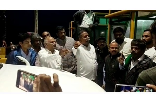 गणेबैल येथे टोल आकारणी करण्याचा प्रयत्न Attempt to levy toll at Ganebail