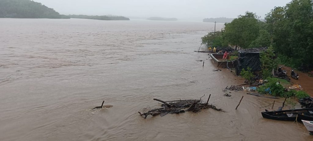 Heavy rain wreaks havoc in Karwar