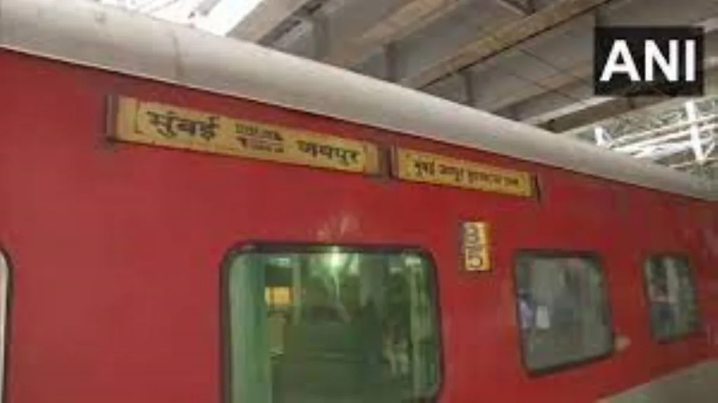 जयपूर-मुंबई एक्स्प्रेसमध्ये RPF जवानाचा अंदाधुंद गोळीबार, 4 जणांचा मृत्यू Firing by RPF jawan in Jaipur-Mumbai Express