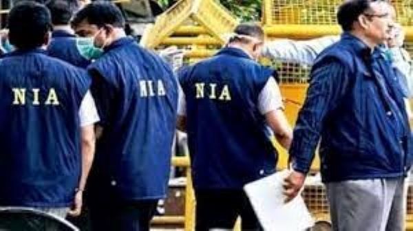 पुणे, मुंबईत 5 ठिकाणी NIA ची छापेमारी, ISIS च्या संपर्कात असल्याचा संशय NIA raids 5 places in Pune and Mumbai, suspected to be in touch with ISIS