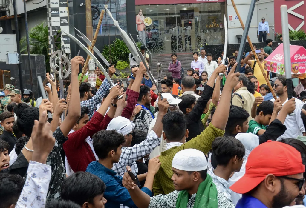 मोहरम मिरवणुकीत दुर्घटना, 4 ठार