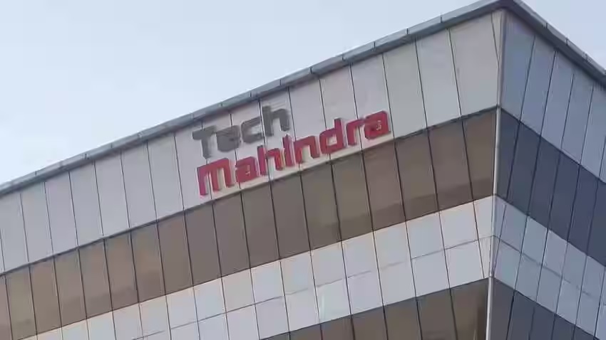 टेक महिंद्राचा समभाग घसरणीत Tech Mahindra shares fall