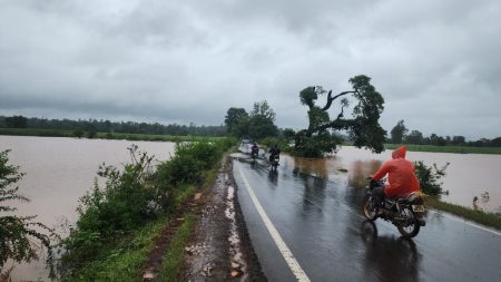 Water receded on Belgaum Vengurla Road