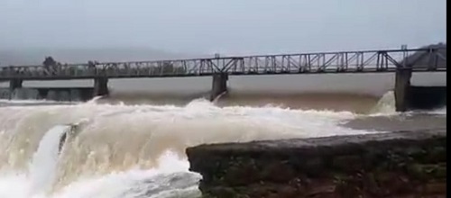 राधानगरी धरण 100 टक्के भरले! 4 स्वयंचलित दरवाजे खुले, 7112 क्यूसेकने विसर्ग सुरू, नागरिकांना सावधानतेचा इशारा gates Radhanagari dam