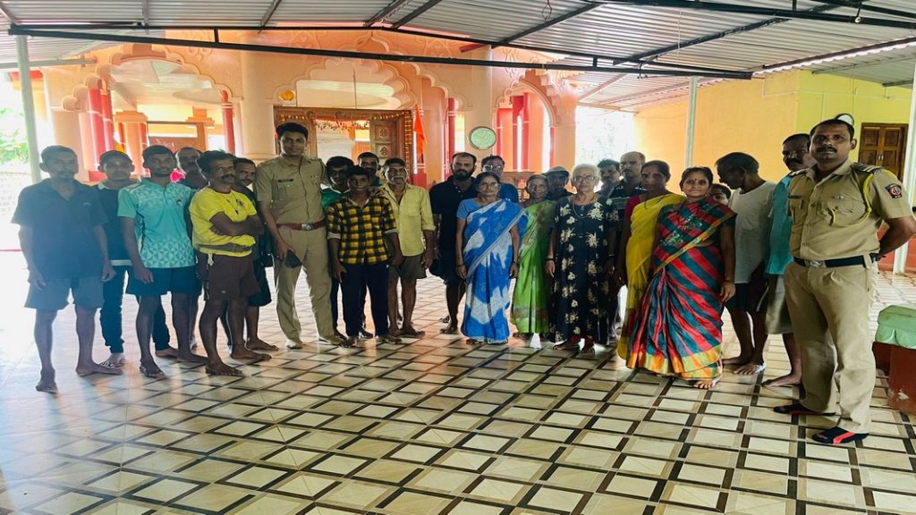 सुरक्षेबाबत सावधानता बाळगा – सहाय्यक पो. निरीक्षक अनिल व्हटकर