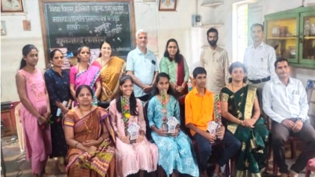आजगाव विद्याविहार हायस्कुलमध्ये गुणवंतांचा गुणगौरव समारंभ