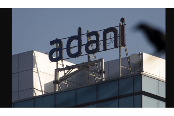 अदानी ग्रीन एनर्जी 12 हजार 300 कोटी रुपये उभारणार