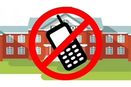 ‘स्मार्टफोन’वर फुली… Phuli on 'Smartphone'...