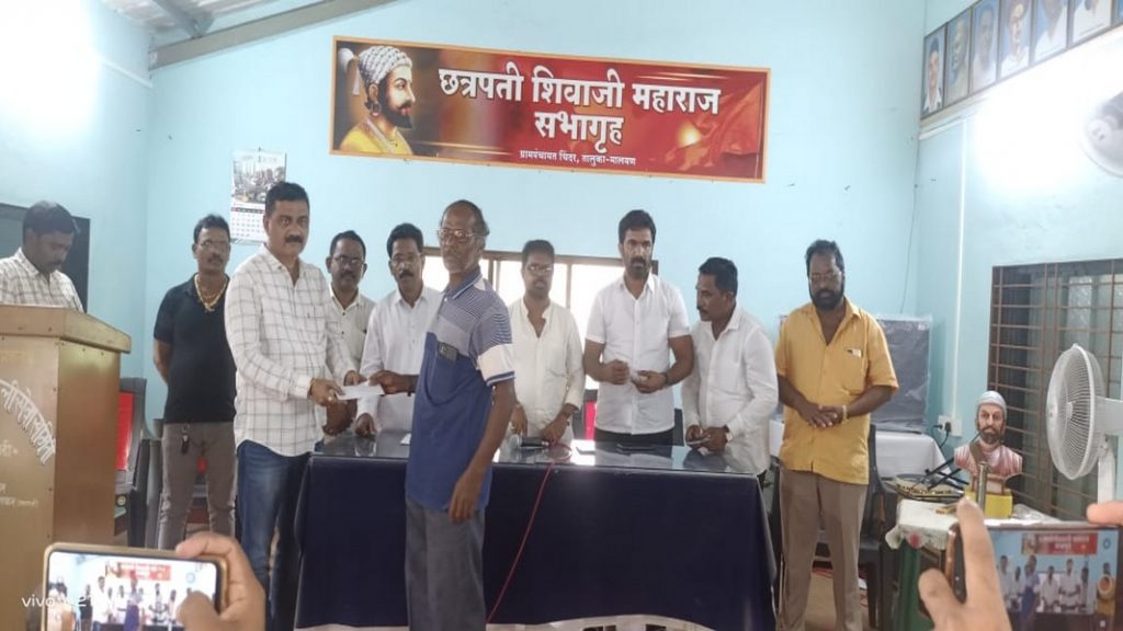 नुकसानग्रस्त शेतकऱ्यांना भाजपकडून मदतीचा हात