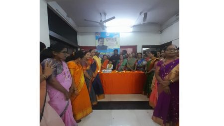 मंत्री केसरकरांच्या कार्यालयात कार्यकर्त्यांनी केला वाढदिवस साजरा