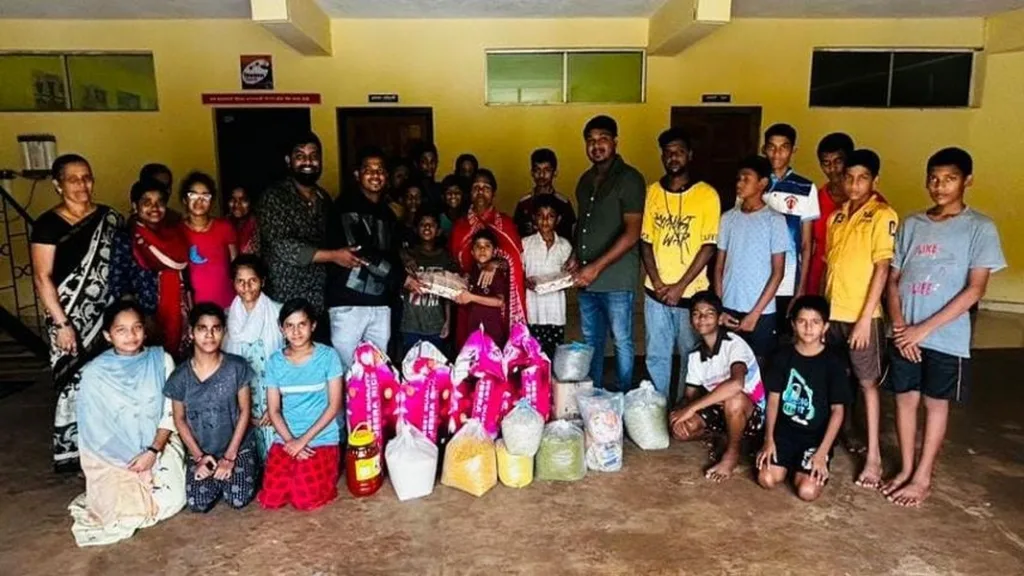 कोंडुरा येथील मतिमंद मुलांच्या शाळेत जीवनावश्यक वस्तूंचे वाटप