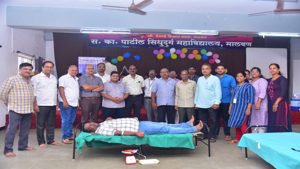Malvan|रोटरी क्लबच्या रक्तदान शिबिरात २५ जणांचे रक्तदान