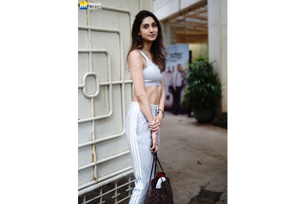 पूनम ढिल्लोंची कन्या करणार पदार्पण Poonam Dhillon's daughter will make her debut