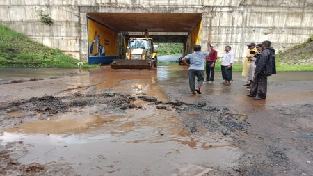 दिलीप बिल्डकाॅंन कंपनीच्या निकृष्ट कामामुळे पावशी पुलावरील प्रवास ठरतोय धोकादायक !