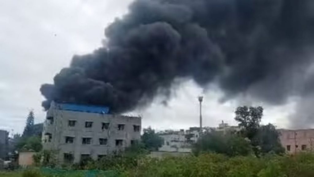 Heavy fire at godown in Pune