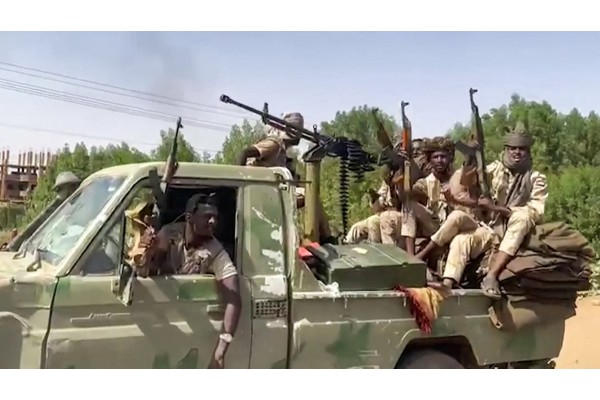 Military and paramilitary forces clash again in Sudan