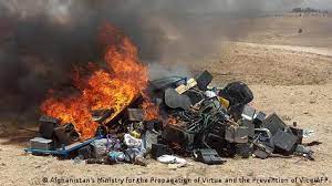 अफगाणिस्तानात तालिबानची आता वाद्यांवर वक्रदृष्टी In Afghanistan, the Taliban now have a bent on instruments