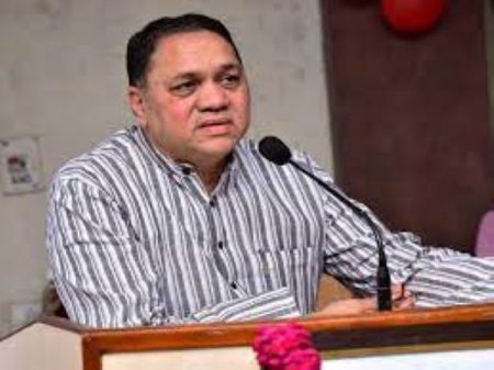 पवारसाहेबांनीच व्हीएसआयचा राजीनामा देण्यापासून परावृत्त केले It was sharad pawar who refrained from resigning from VSI