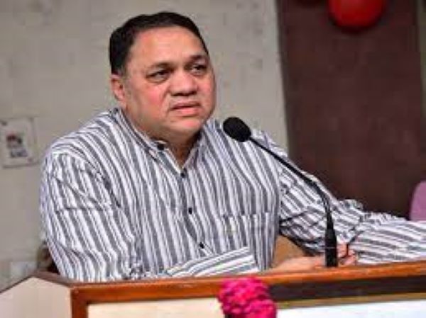 It was sharad pawar who refrained from resigning from VSI