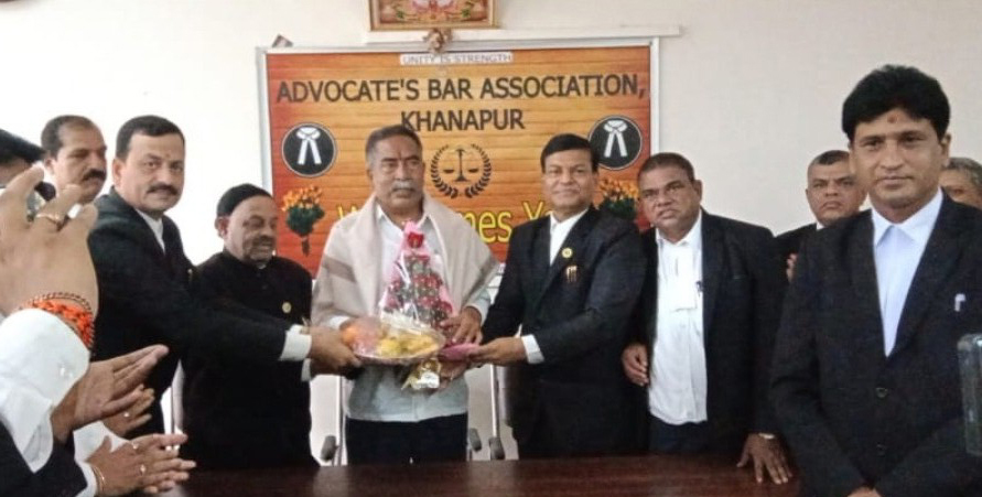खानापूर वकील संघटनेतर्फे आमदारांचा सत्कार MLA felicitated by Khanapur Lawyers Association