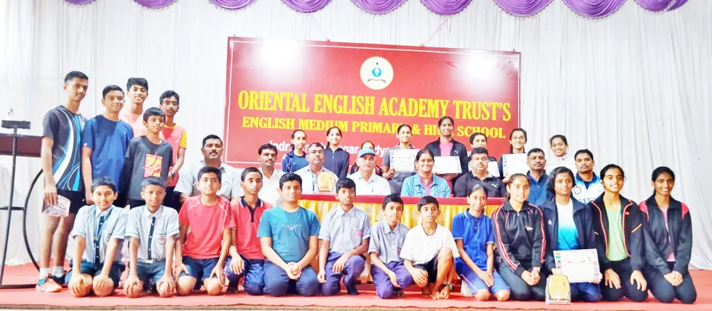 double crown in shuttle badminton to D P School