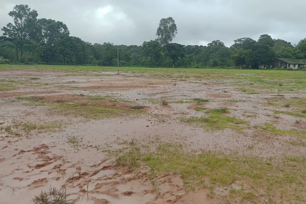 Bad condition of Gunji school grounds