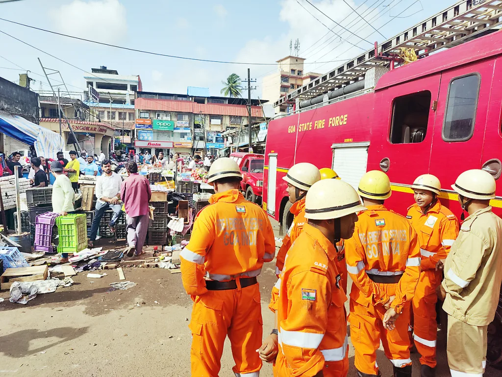 Fire smoke due to short circuit in Mhapasa market