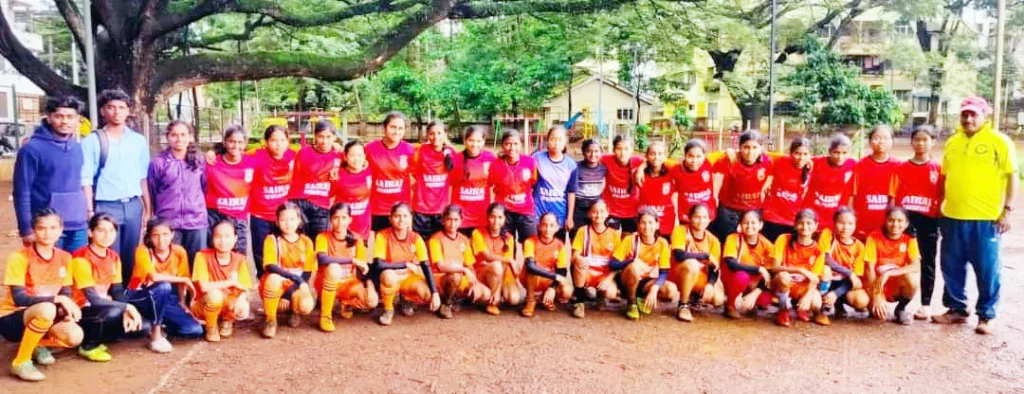 Double crown for Sant Mira School in Girls Football Championship