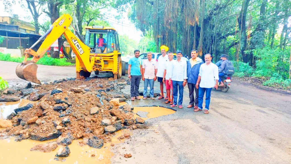 Sulge (Hin.) The pits near the road-Belgundi fork were filled