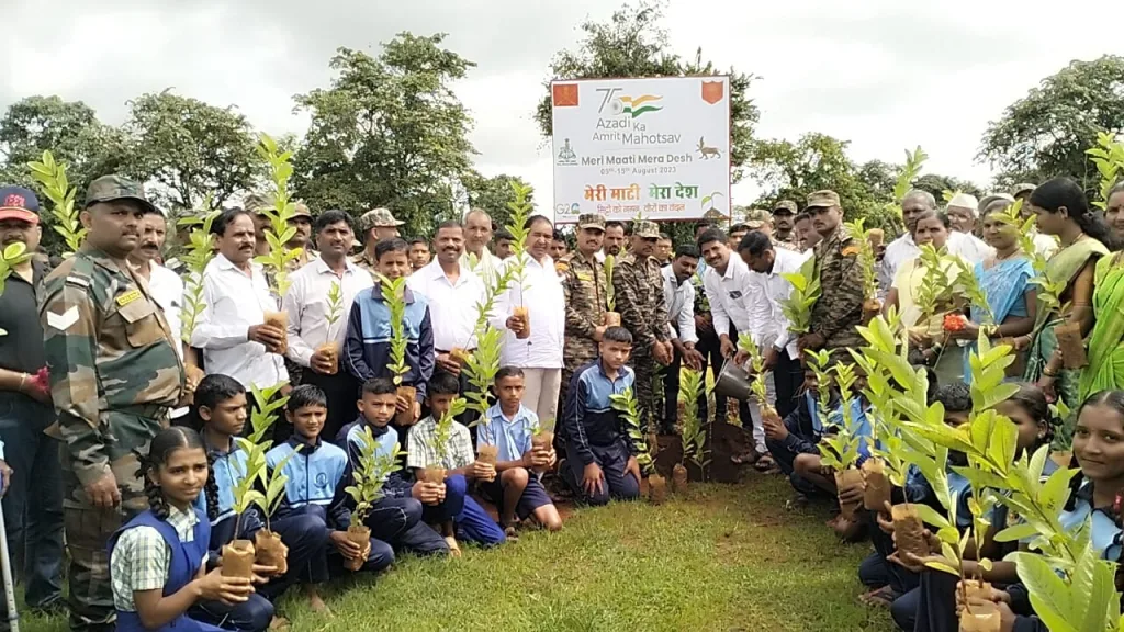 बिजगर्णी येथे ‘माझी माती, माझा देश’ अभियान 'Majhi Mati, Maja Desh' campaign at Bijgarni