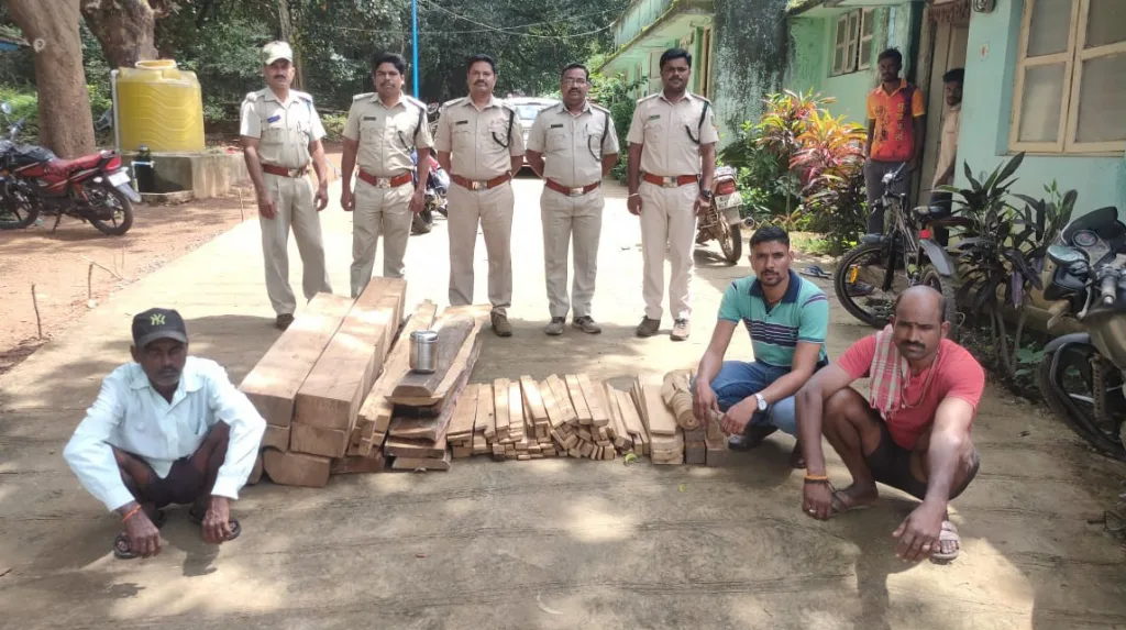 sagwan seized at Nagargali