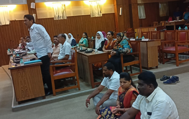 m. A. The corporators of the committee showed love for the mother tongue