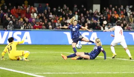 नेदरलँड्सचा व्हिएतनामवर 7 गोलांनी विजय, अमेरिकेचा सामना बरोबरीत Netherlands beat Vietnam by 7 goals, USA draw