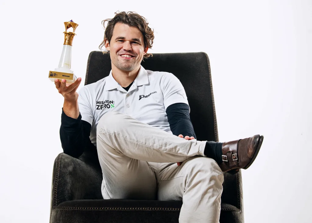 कार्लसन ‘विश्वचषक’ विजेता, प्रज्ञानंदचा स्वप्नभंग Carlson 'World Cup' winner, Pragnanand's dream come true