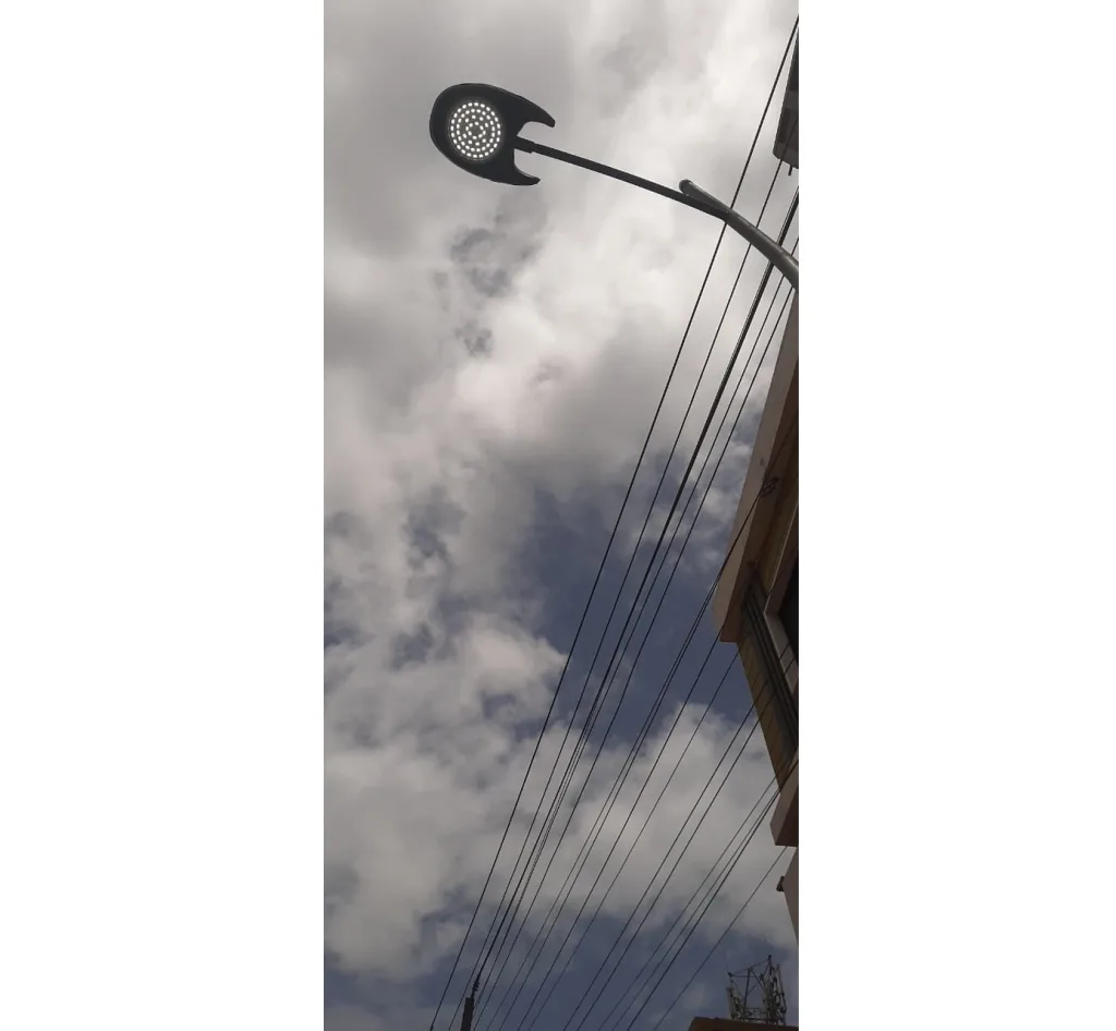 The street lights from the 4th Railway Gate to BEMCO continue even during the day