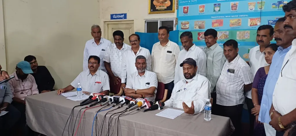 5 lakhs will be given interest-free to the milk producing societies