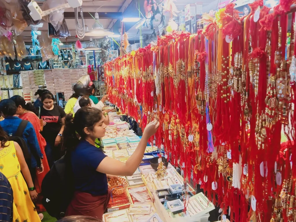 Sisters throng the market for Raksha Bandhan