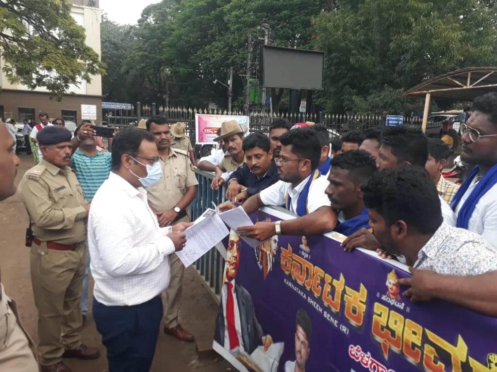 Take action against those encroaching on the cemetery site