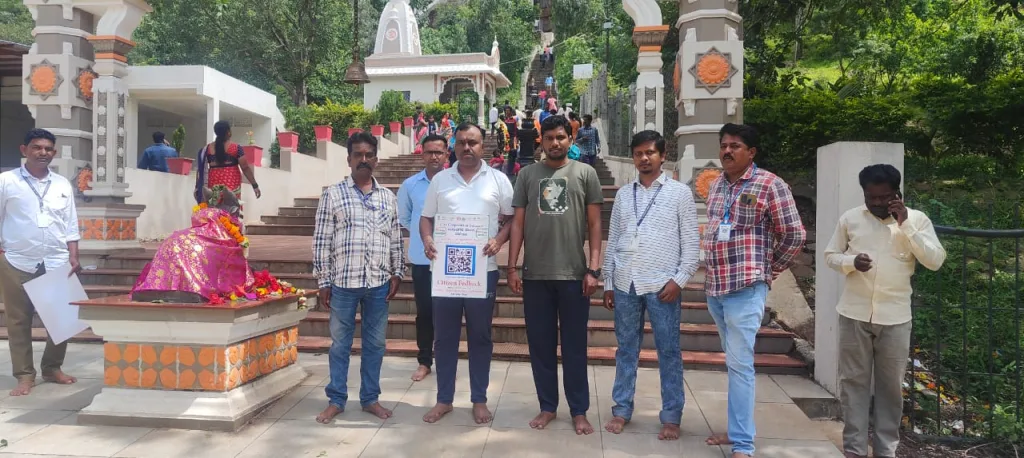 अभिप्रायासाठी अधिकारी पहाटेच पोहोचले मंदिरांमध्ये Officials reached the temples early in the morning for feedback