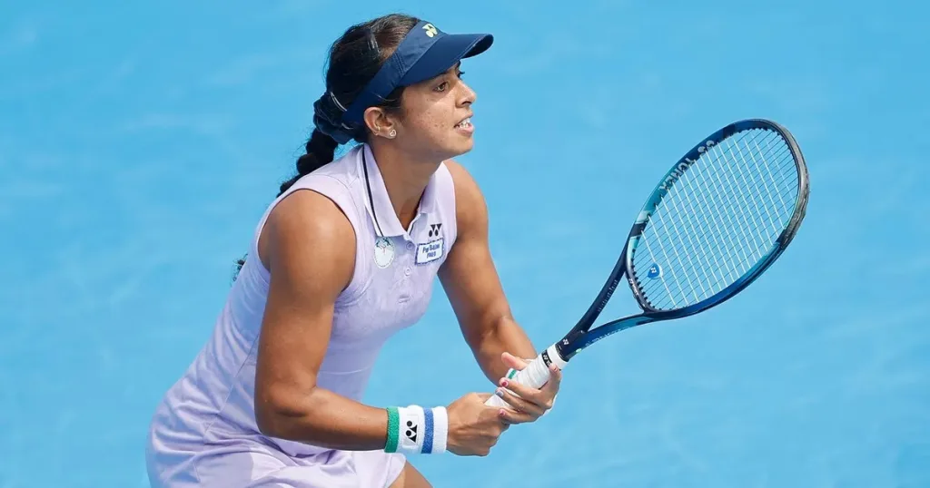 अंकिताचा स्ट्रायकोव्हावर विजय Ankita wins over Strycova